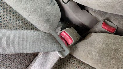 01-02 Silverado 2500 Passenger Right Front Seat Belt Buckle Receiver Oem Tan 52D