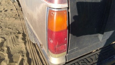 1981-1987 Isuzu Pup Pickup Driver Left Tail Light Brake Lamp Oem Rear 94218842