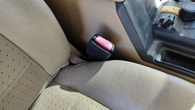 2005-2006 Land Rover Lr3 Passenger Right Front Seat Belt Buckle Receiver Oem Tan