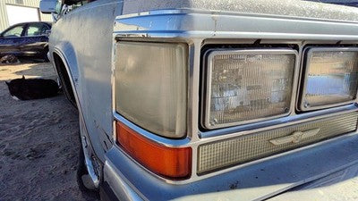 80-84 Deville Sedan Passenger Right Turn Signal Light Lamp Fender Cornering