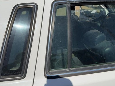 90-94 Town Car Passenger Right Rear Vent Window Back Door Glass With Frame Oem