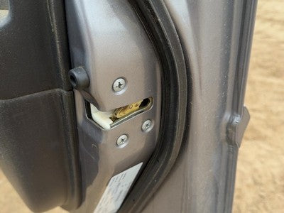 05-09 Legacy Outback Passenger Right Front Door Latch With Rods/Cables Oem