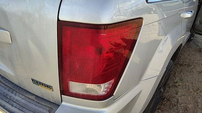 2007-2010 Jeep Grand Cherokee Passenger Right Tail Light Brake Lamp Oem Rear