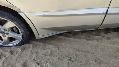 00-05 Bonneville Passenger Right Rear Lower Rocker Panel Moulding Side Skirt