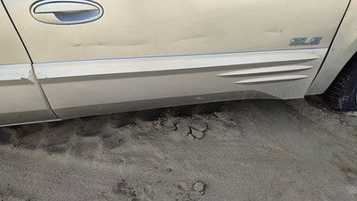 00-05 Bonneville Passenger Right Front Moulding From Door Trim Strip Silver 67U