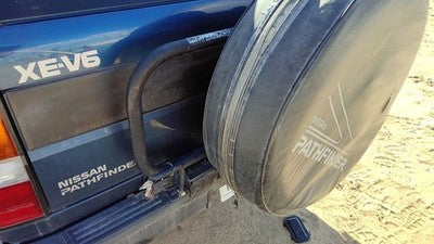 1995 Nissan Pathfinder Rear Corner Mounted Spare Tire Carrier Oem Back