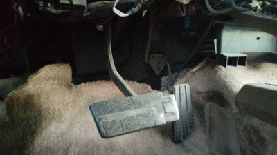 1994 Chevy Suburban Gas And Brake Pedal Assembly Automatic Transmission