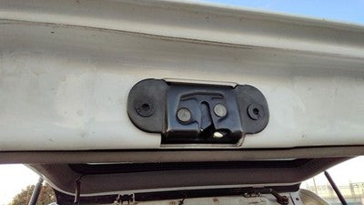 2000-2004 Chevy Suburban Back Hatch Lift Gate Door Latch With Rods/Cables Back