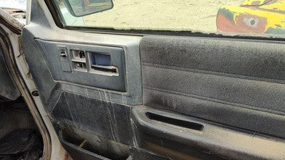 1993 Chevy S10 Blazer Passenger Right Front Door Trim Panel With Switches Black