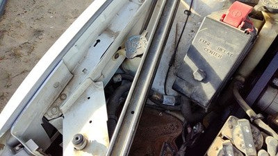 1998-2004 Buick Regal Windshield Washer Fluid Reservoir With Pump Oem Wiper Tank