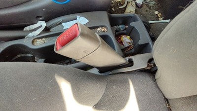 01-05 Chrysler Pt Cruiser Driver Left Front Seat Belt Buckle Receiver Fl Taupe