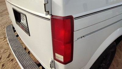 1985-2005 Gmc Safari Passenger Right Tail Light Brake Lamp Oem Rear 05978024
