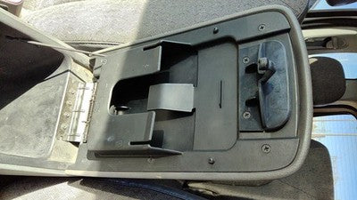 2004-2005 Ford Explorer Center Console Lid Only Arm Rest Fold Down Rt Graphite
