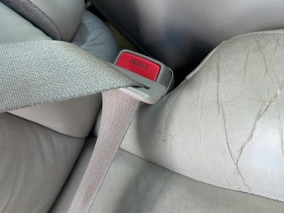 01-02 Chevy Suburban Passenger Right Front Seat Belt Buckle Receiver Oem Tan 52I