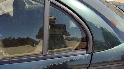 1996-2000 Saturn Sl1 Driver Left Rear Vent Window Back Door Glass With Frame Oem