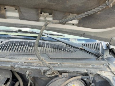 2000-2002 Chevy Suburban Driver Left Windshield Wiper Arm Oem Blade Lever