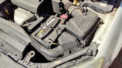 02-06 Altima Complete Air Intake Cleaner Filter Box Housing With Tube Oem 2.5L