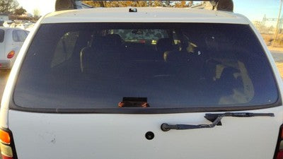 2000-2006 Chevy Suburban Back Glass Rear Window Oem 15847109