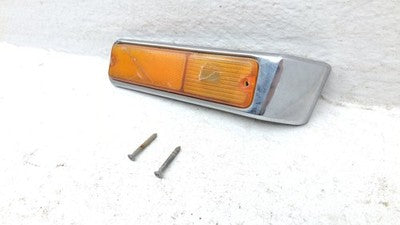 84-91 Grand Wagoneer Passenger Right Front Turn Signal Light Lamp Fender Mounted