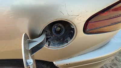 1993-1996 Saturn Sc2 Coupe Fuel Filler Neck Assembly With Gas Cap Oem 21007672
