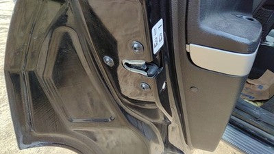 2006-2011 Chevy Hhr Driver Left Rear Door Latch With Rods/Cables Oem Back