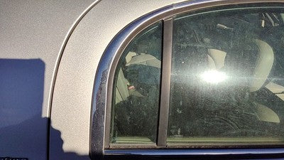 98-11 Town Car Passenger Right Rear Vent Window Back Door Glass With Frame