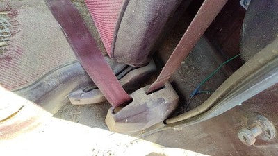 1983 Gmc Sierra C3500 Driver Left Front Seat Belt Retractor Oem Shoulder Red