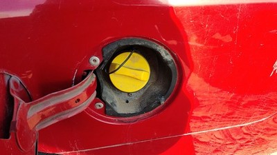2006-2016 Chevy Impala Fuel Filler Neck Assembly With Gas Cap Oem 26839760