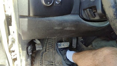 2007 08 Silverado 2500 Lower Dash Under Column Knee Bolster Trim Panel Ebony 19D