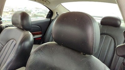 2002 Chrysler 300M Pair Of Front Headrests Oem Left Right Set Seat Wx061dvaa