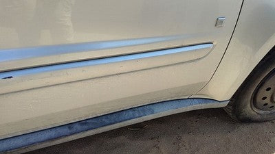 05-09 Equinox Passenger Right Front Moulding From Door Oem Trim Strip Silver 67U