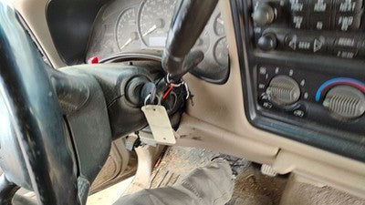 2001-2002 Chevy Silverado 2500 Steering Column Assembly Oem 26094443
