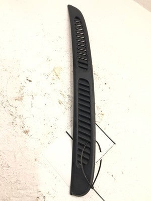 96-04 Nissan Pathfinder Driver Left Rear Quarter Glass Trim Window Moulding Only