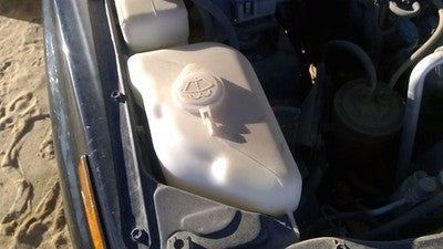 1996 Geo Tracker Windshield Washer Fluid Reservoir With Pump Oem Wiper Tank