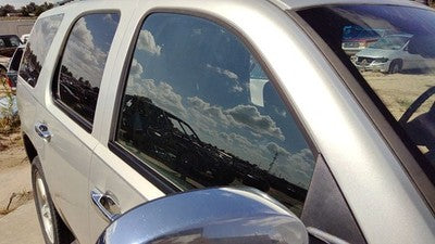 2007-2014 Chevy Tahoe Passenger Right Front Side Window Door Glass Oem 15175144