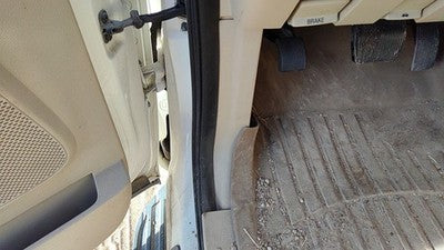 2008 Lincoln Navigator Driver Left Lower Kick Trim Panel Oem Tan