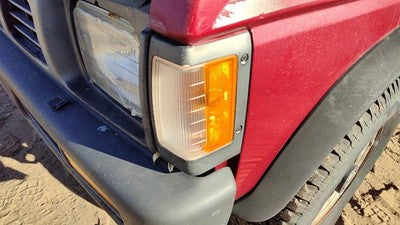 90-97 Nissan Hardbody Driver Left Front Turn Signal Light Lamp Fender Mounted