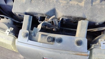 1991-1998 Saturn Sl1 Hood Latch Assembly With Bracket Oem 21124392