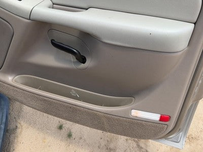 01-02 Chevy Suburban Passenger Right Front Door Trim Panel With Switches Tan 52I