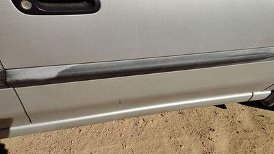 2000-2004 Subaru Legacy Passenger Right Front Moulding From Door Oem Trim Strip