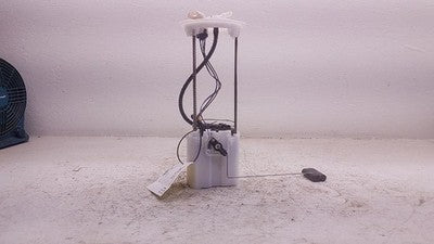 2005-2006 Jeep Liberty Fuel Pump Assembly With Sending Unit 3.7l 05140829ab
