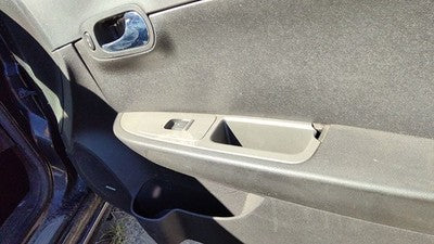 11 12 Chevy Malibu Passenger Right Front Door Trim Panel With Switches 192 Ebony