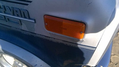 1989 Chevy G20 Van Passenger Right Front Turn Signal Light Lamp Fender Mounted