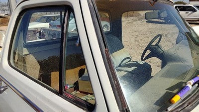 81-86 Dodge D350 Passenger Right Front Vent Window Small Door Glass With Frame