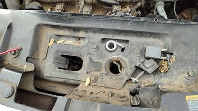 2007-2009 Suzuki Grand Vitara Xl-7 Hood Latch Assembly With Bracket Oem