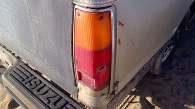 1981-1987 Isuzu Pup Pickup Passenger Right Tail Light Brake Lamp Oem Rear