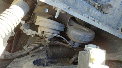 2002-2009 Chevy Trail Blazer Pair Set Of Horns Oem 15172410