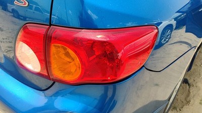 2009 10 Toyota Corolla Passenger Right Tail Light Brake Lamp Oem Rear 8155002460