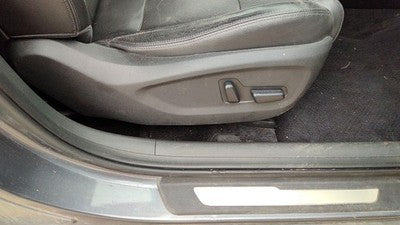 2016 Hyundai Tucson Passenger Right Side Power Seat Switch With Trim Panel Black