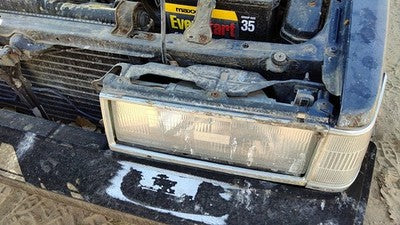 1985-1986 Toyota Camry Driver Left Head Light Oem Front Lamp 8115032121
